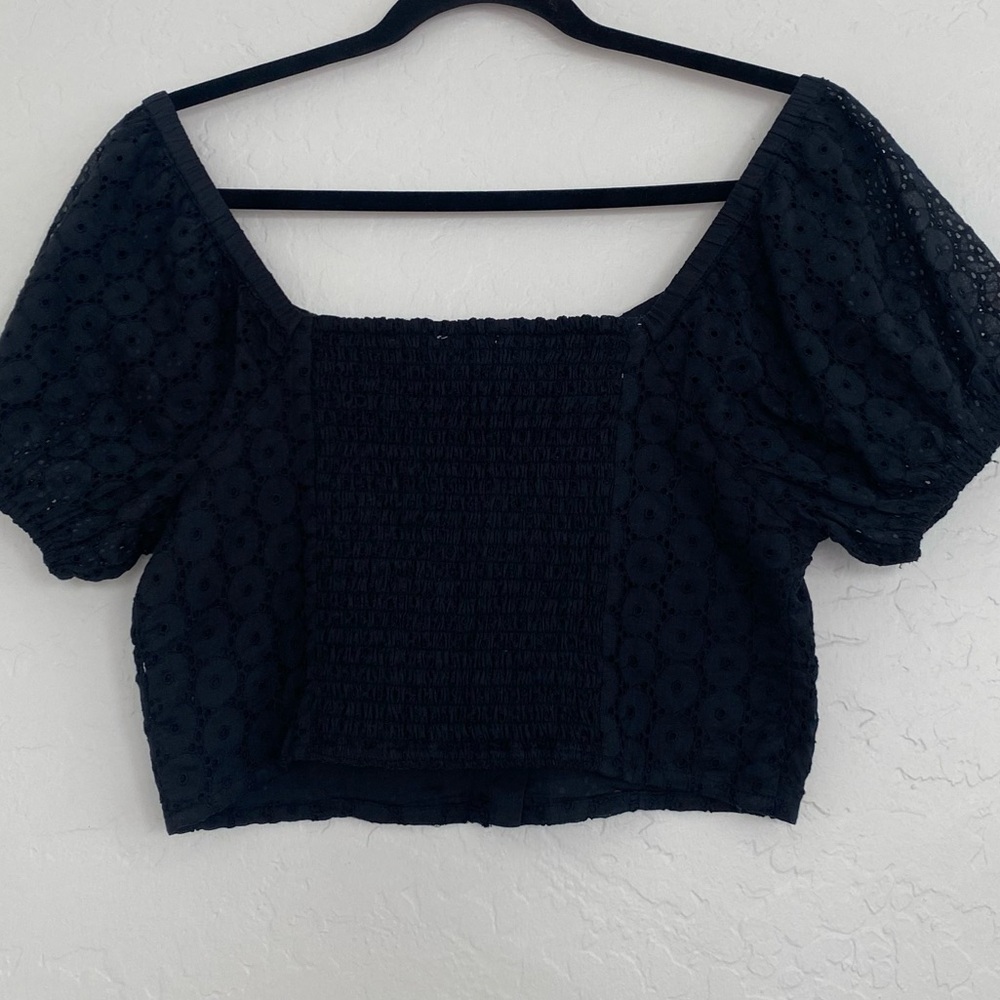 Lucky Brand Women Medium Black Eyelet Lace Sweetheart Crop Smocked Feminine Top - Picture 4 of 10